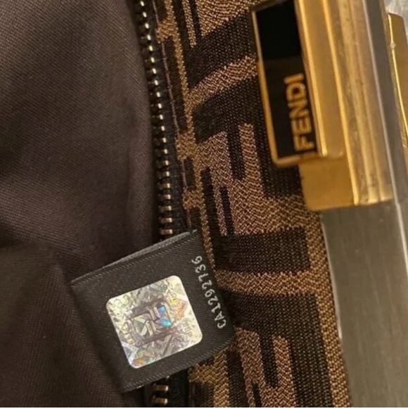 Fendi - Peekaboo black bag authentic with certificate & clear strip - Picture 3 of 14